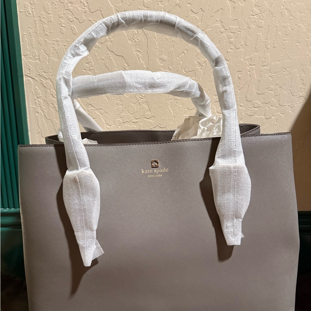 Kate Spade Gray Tote Bag with Structured Design and Metallic Accent